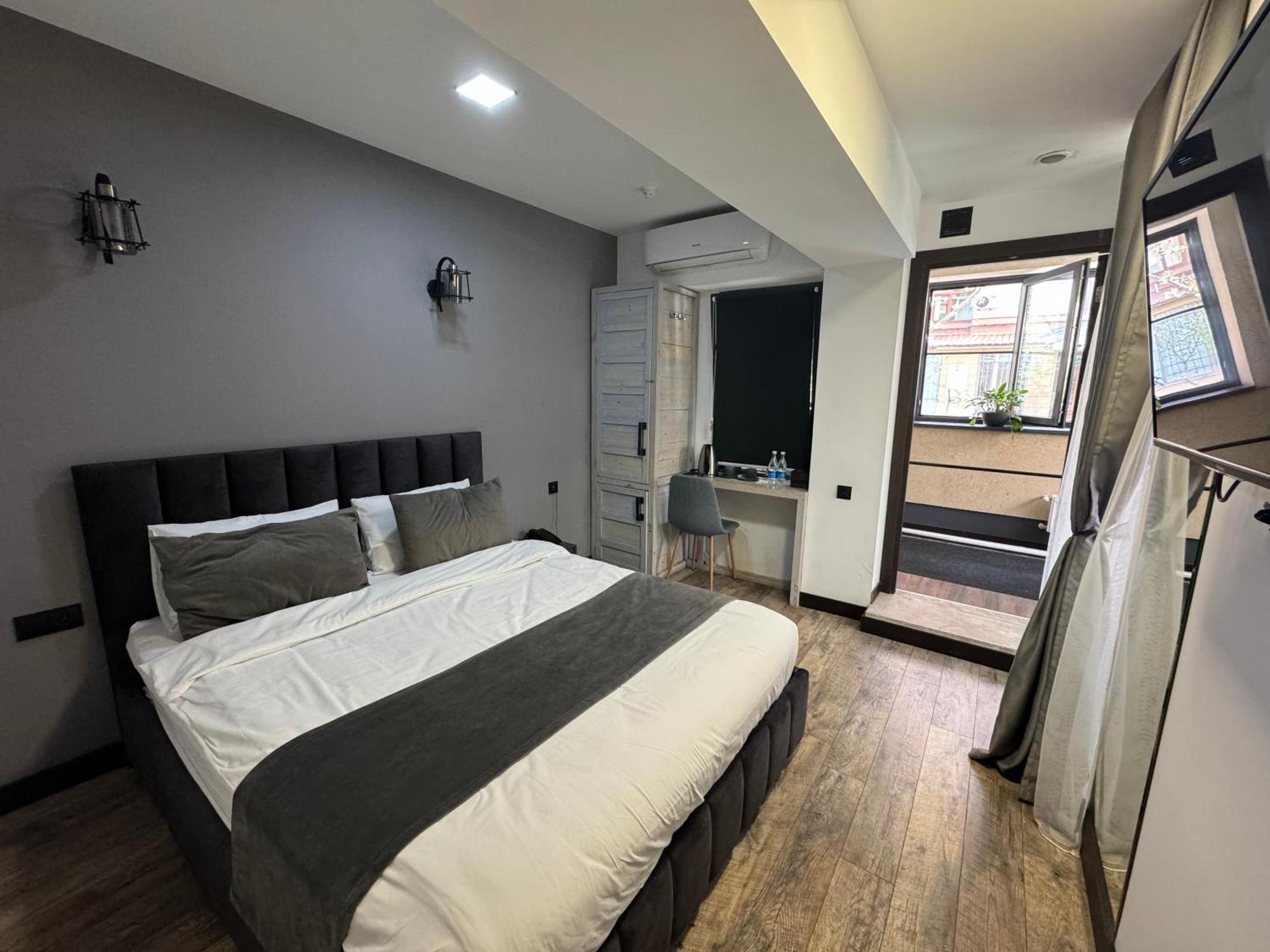 Monk House Hotell Jerevan Exteriör bild